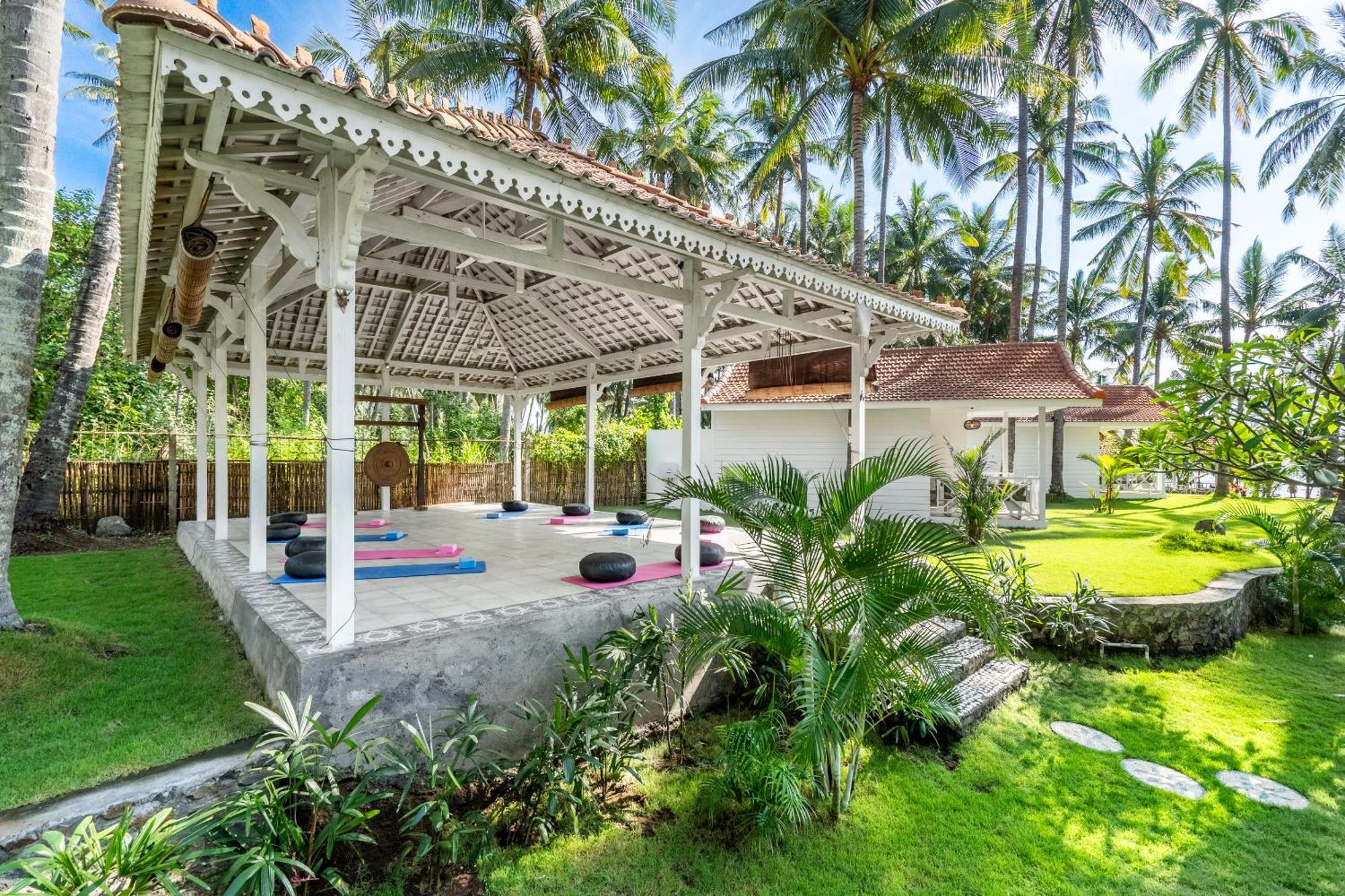 Senang Resort Tianyar Eksteriør bilde